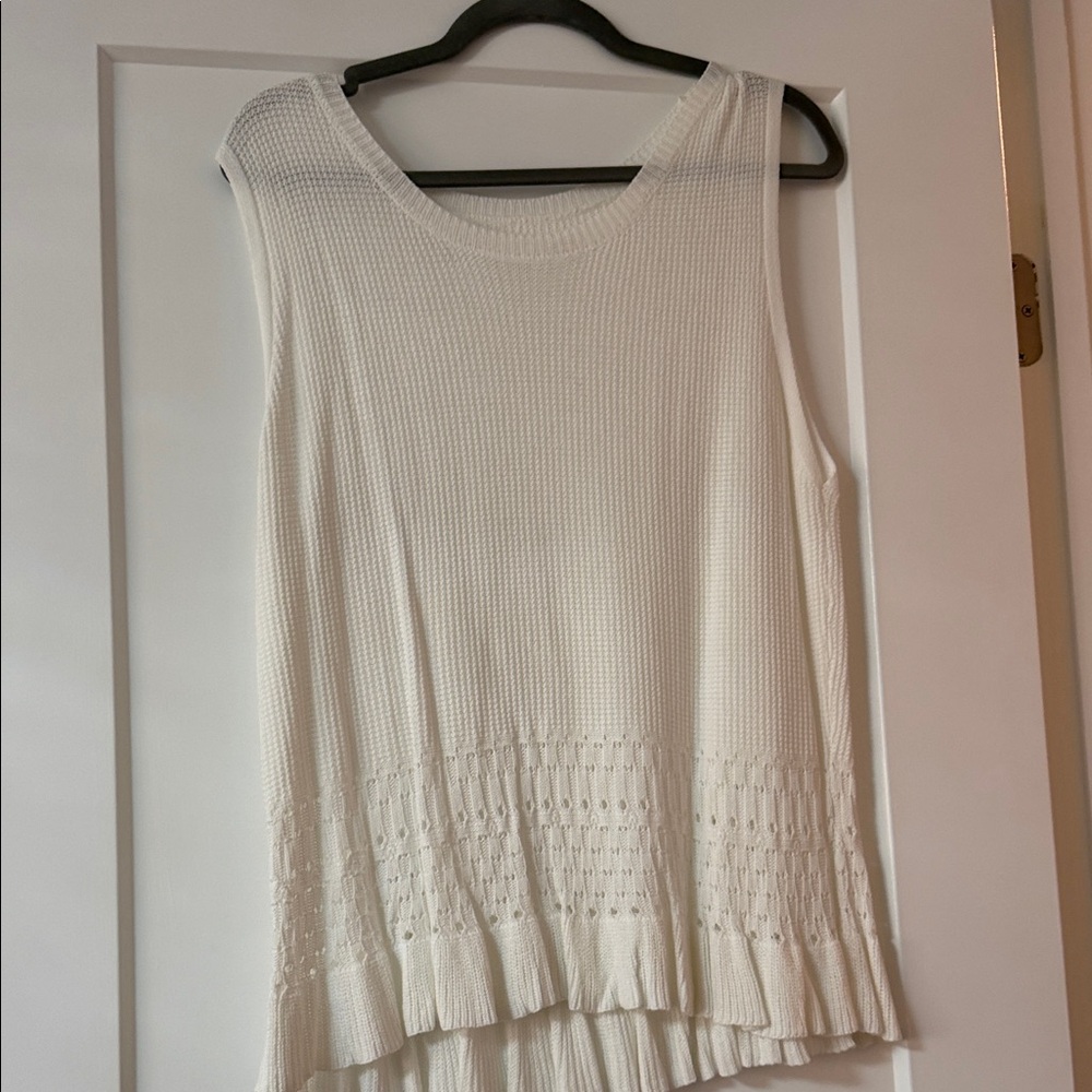 Elegant White Sleeveless Top